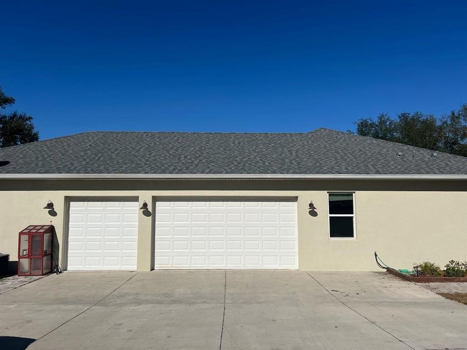 3 car side car garage