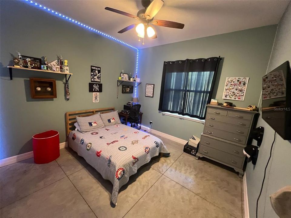 2nd bedroom