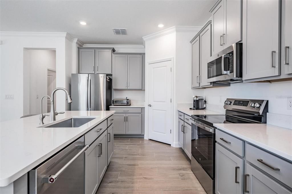 For Sale: $406,000 (2 beds, 2 baths, 1783 Square Feet)