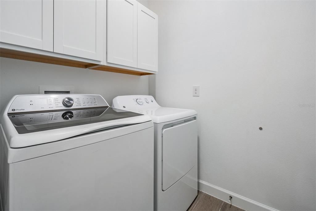 Washer and dryer can stay if the offer warrants