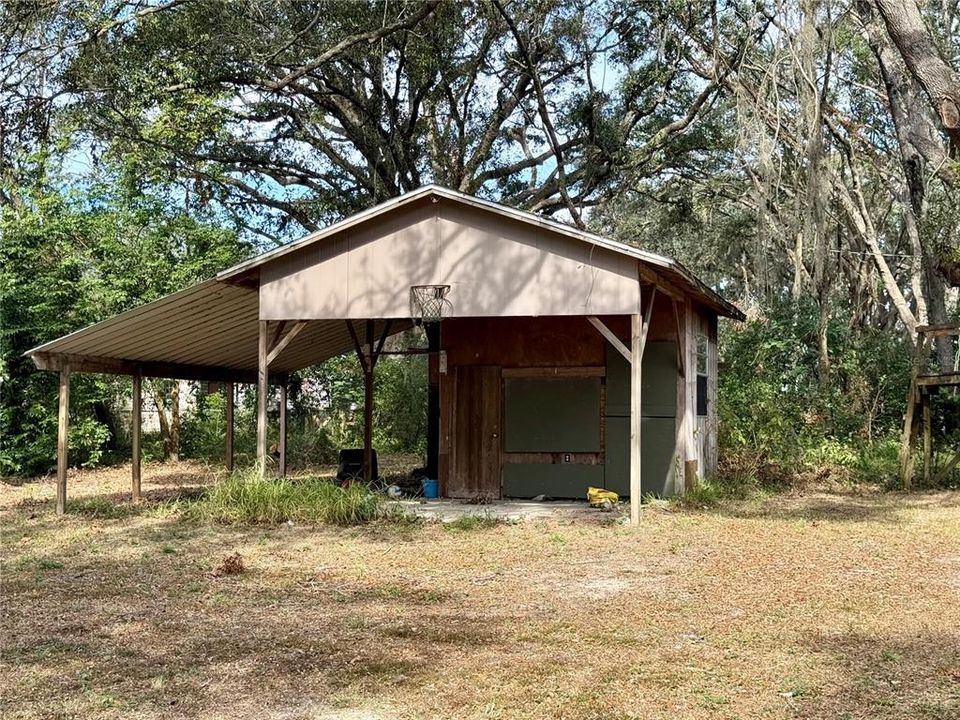 For Sale: $495,000 (3 beds, 2 baths, 1304 Square Feet)