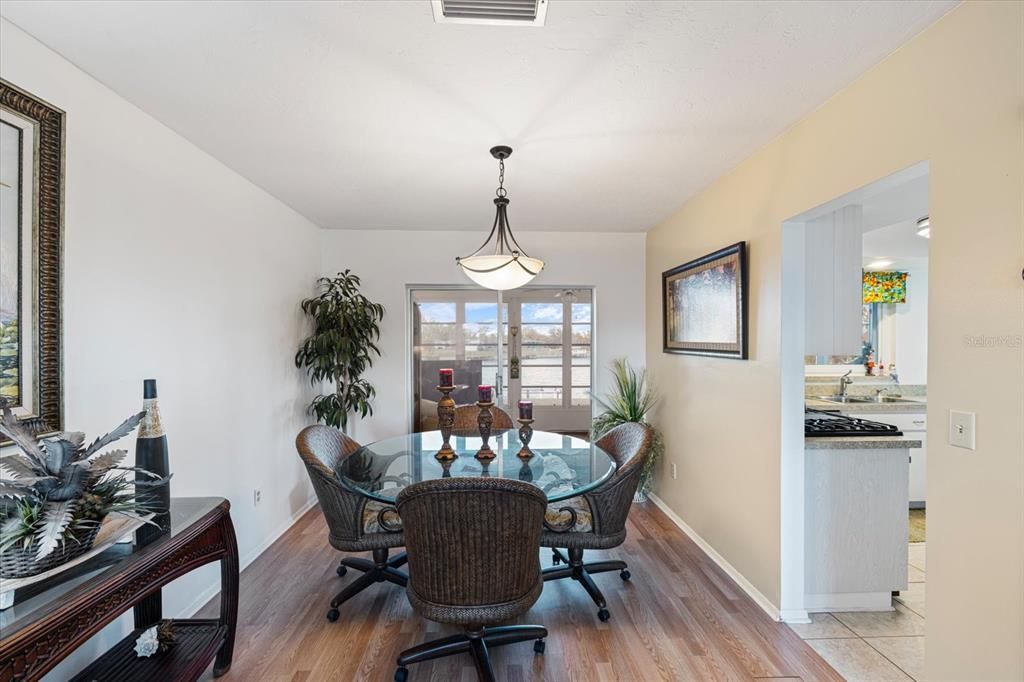 For Sale: $389,000 (2 beds, 2 baths, 1722 Square Feet)