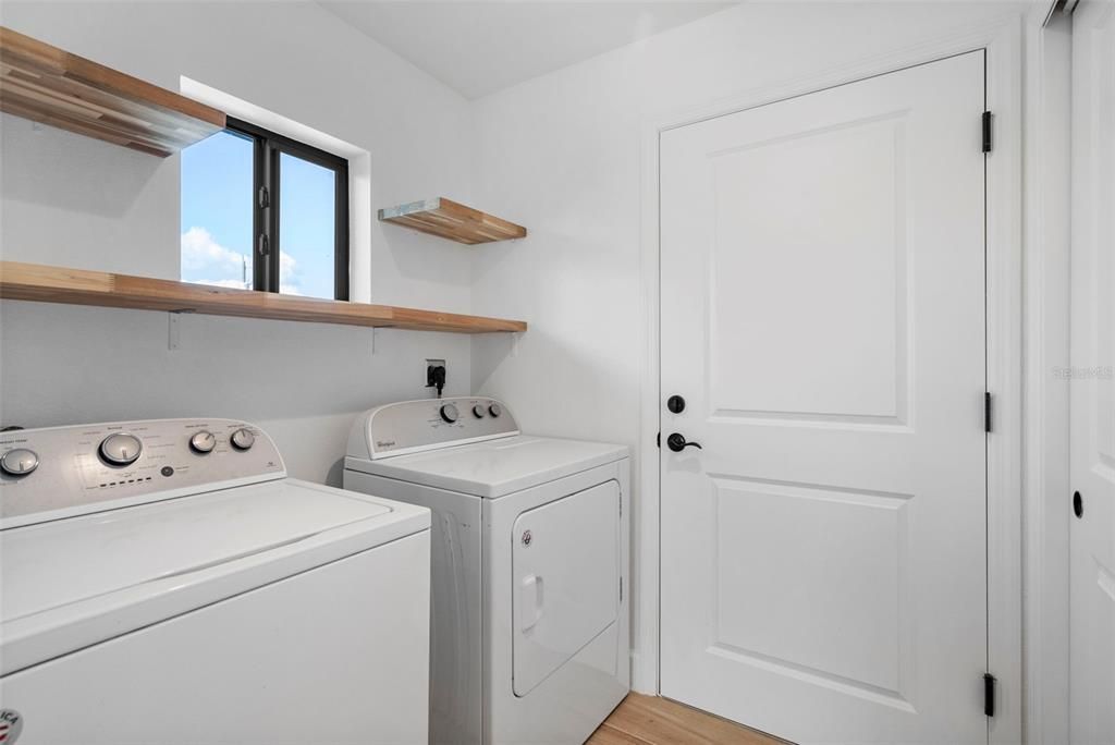 For Sale: $395,000 (3 beds, 2 baths, 1674 Square Feet)