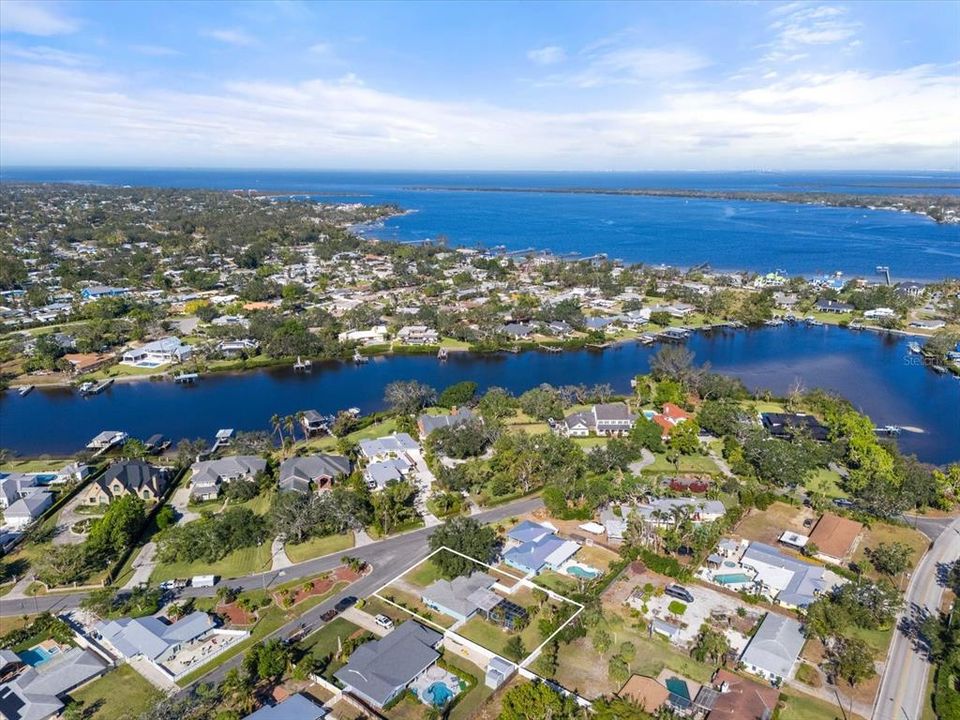 Active With Contract: $574,900 (3 beds, 2 baths, 1653 Square Feet)