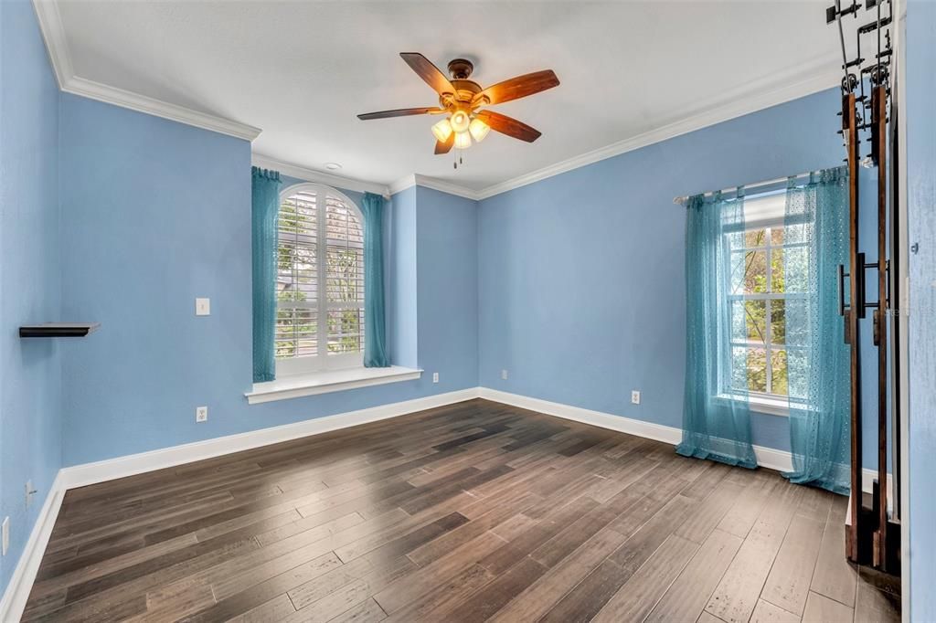 Guest bedroom