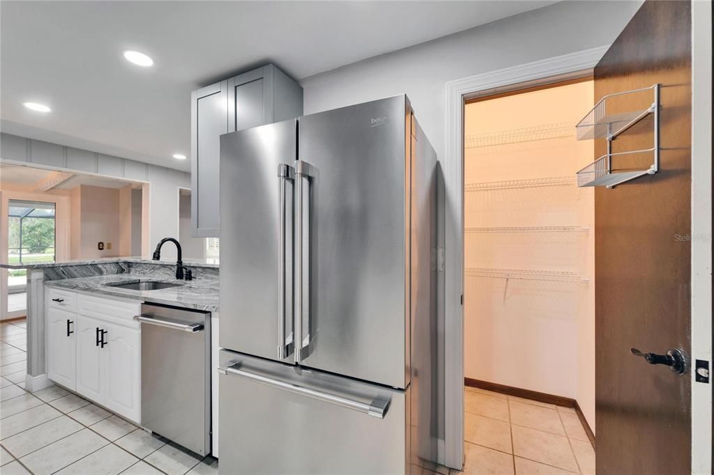 For Sale: $635,500 (3 beds, 2 baths, 2563 Square Feet)