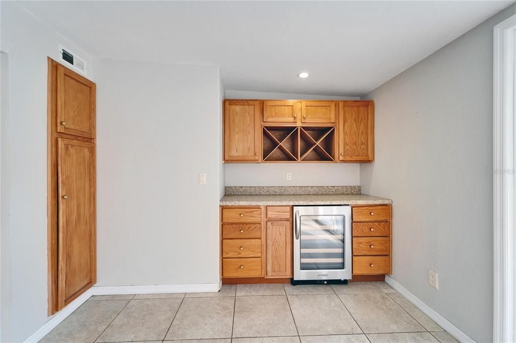 For Sale: $635,500 (3 beds, 2 baths, 2563 Square Feet)