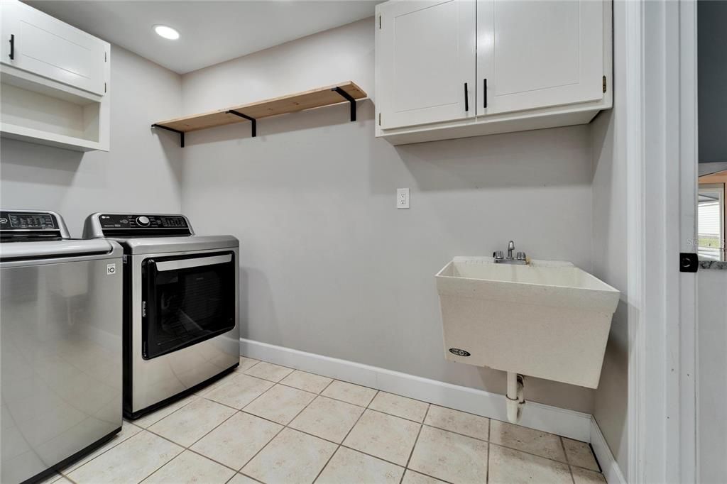 For Sale: $635,500 (3 beds, 2 baths, 2563 Square Feet)