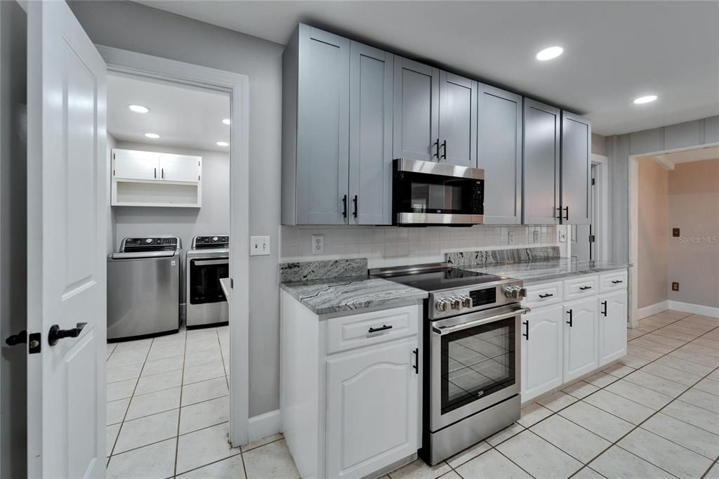 For Sale: $635,500 (3 beds, 2 baths, 2563 Square Feet)