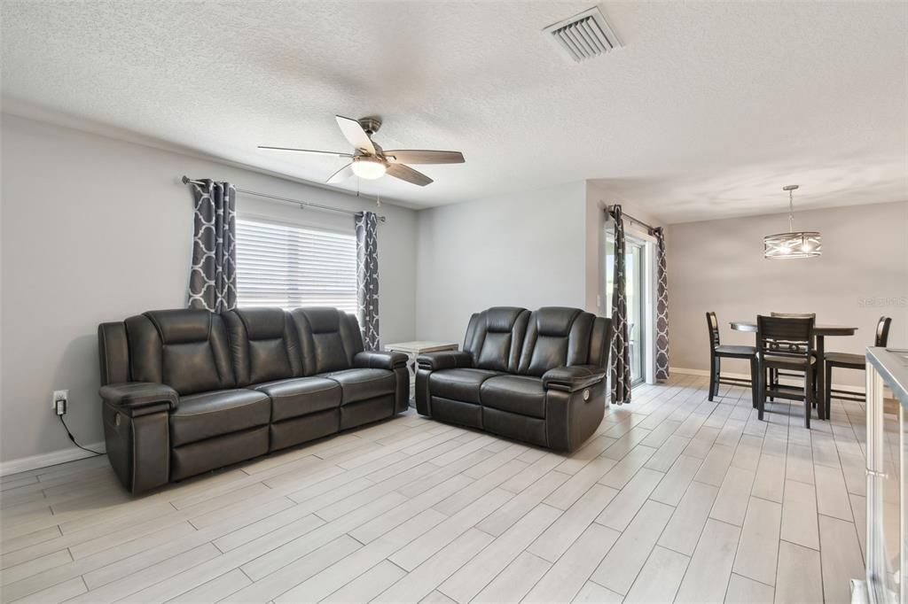 For Sale: $359,900 (4 beds, 2 baths, 1846 Square Feet)