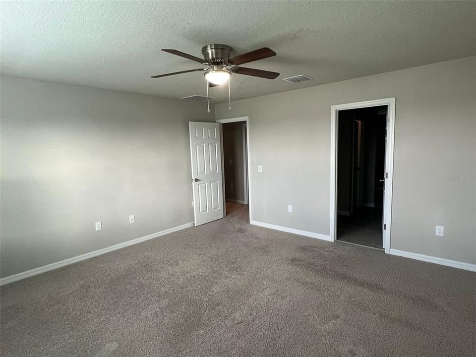 For Rent: $2,450 (4 beds, 2 baths, 2364 Square Feet)