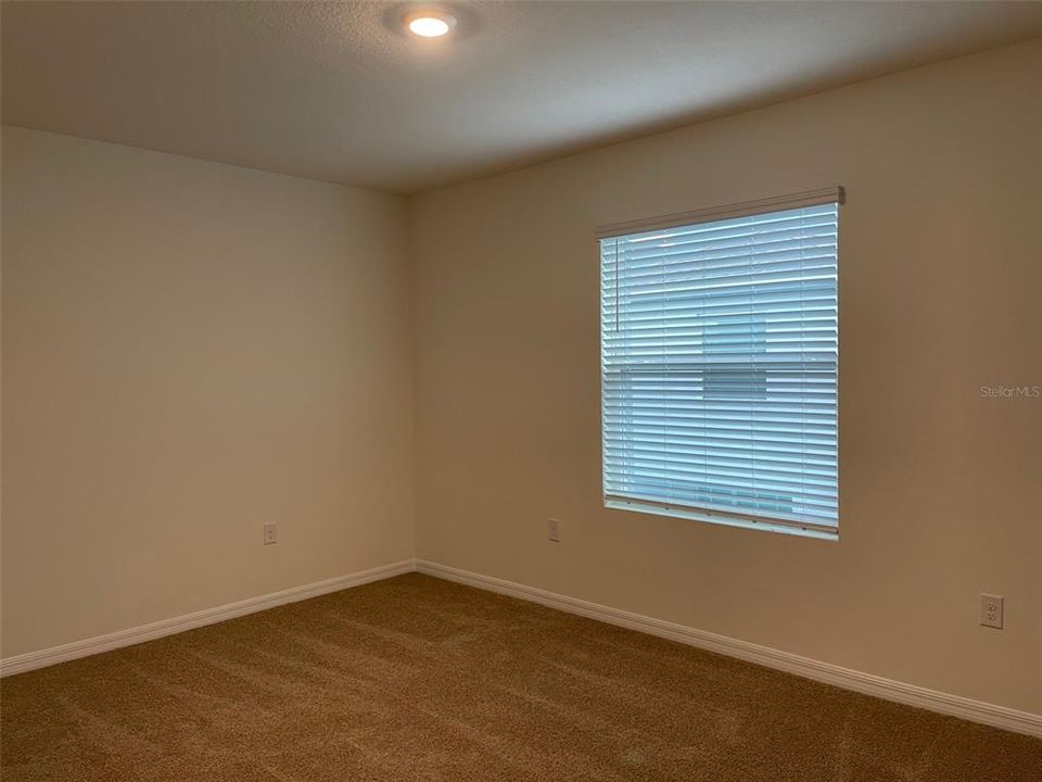 For Rent: $2,350 (3 beds, 2 baths, 1673 Square Feet)