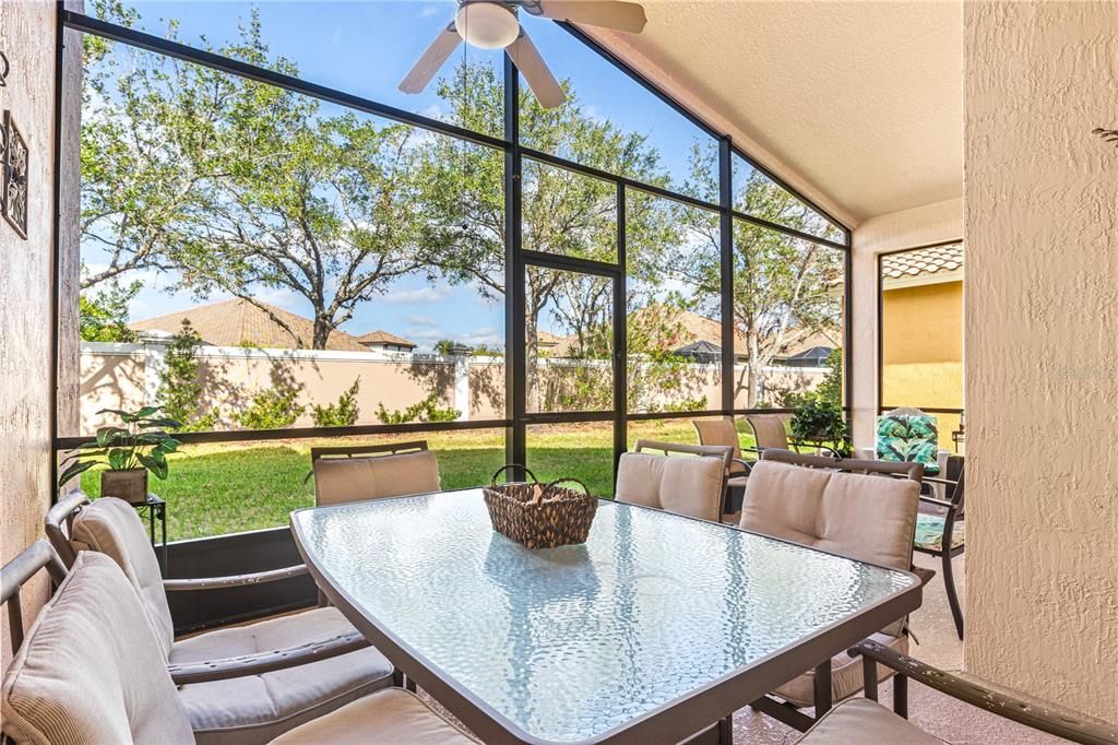 Lanai Dining area