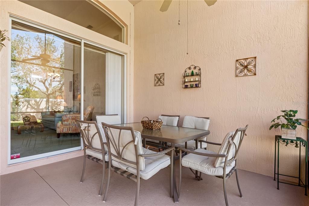 Lanai Dining area