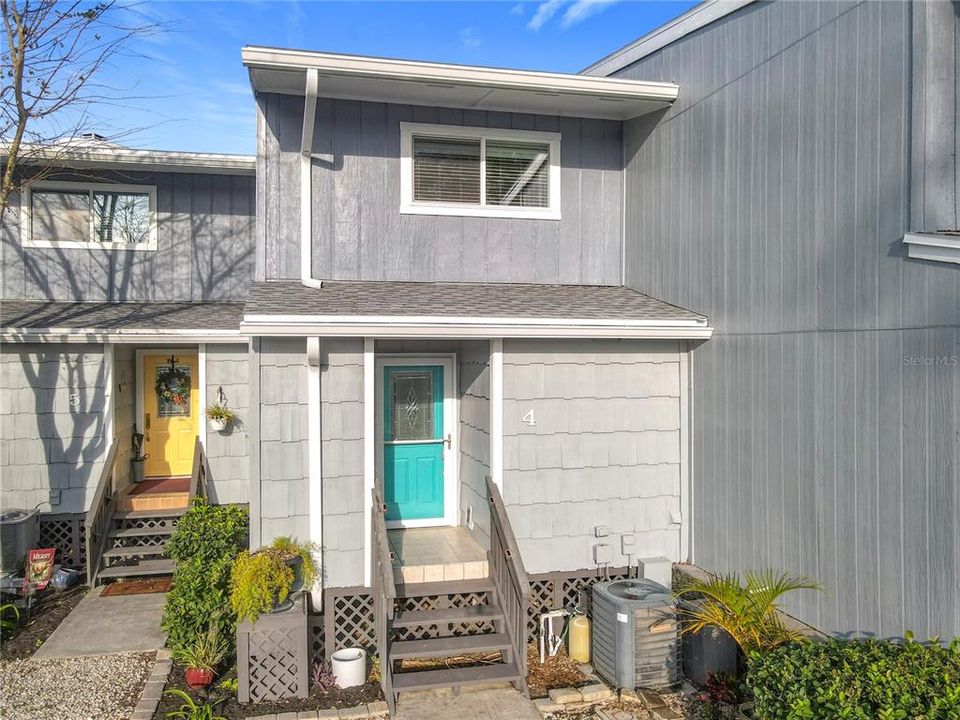 For Sale: $274,500 (2 beds, 1 baths, 1400 Square Feet)