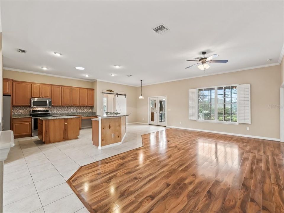 Great rm & Kitchen combination