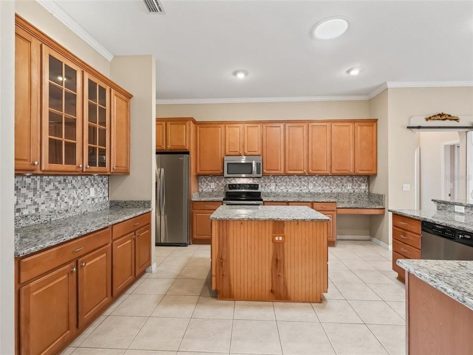 Kitchen w/Stainless appliances