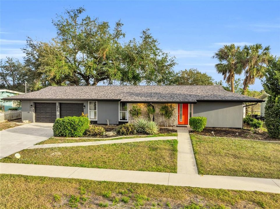 For Sale: $344,900 (4 beds, 2 baths, 2239 Square Feet)