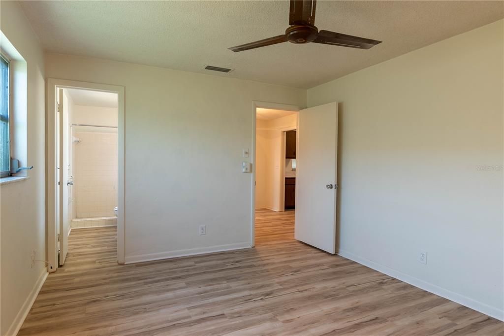 For Sale: $385,000 (3 beds, 2 baths, 1367 Square Feet)