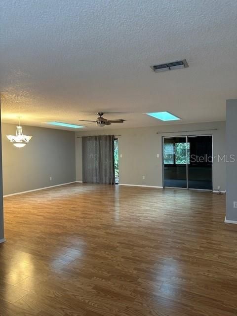 For Rent: $2,200 (2 beds, 2 baths, 1312 Square Feet)