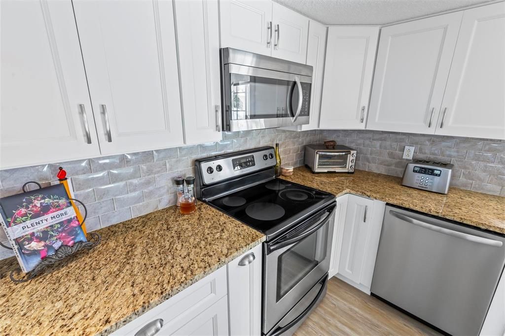 For Sale: $679,900 (2 beds, 2 baths, 1568 Square Feet)