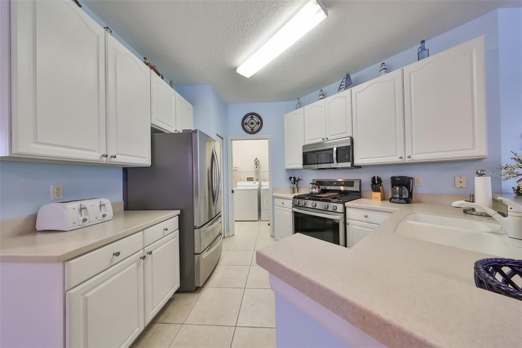 For Sale: $275,000 (2 beds, 2 baths, 1195 Square Feet)