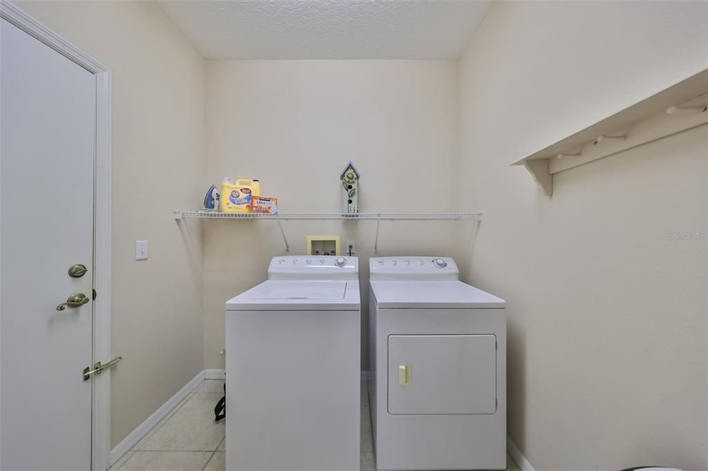 For Sale: $275,000 (2 beds, 2 baths, 1195 Square Feet)