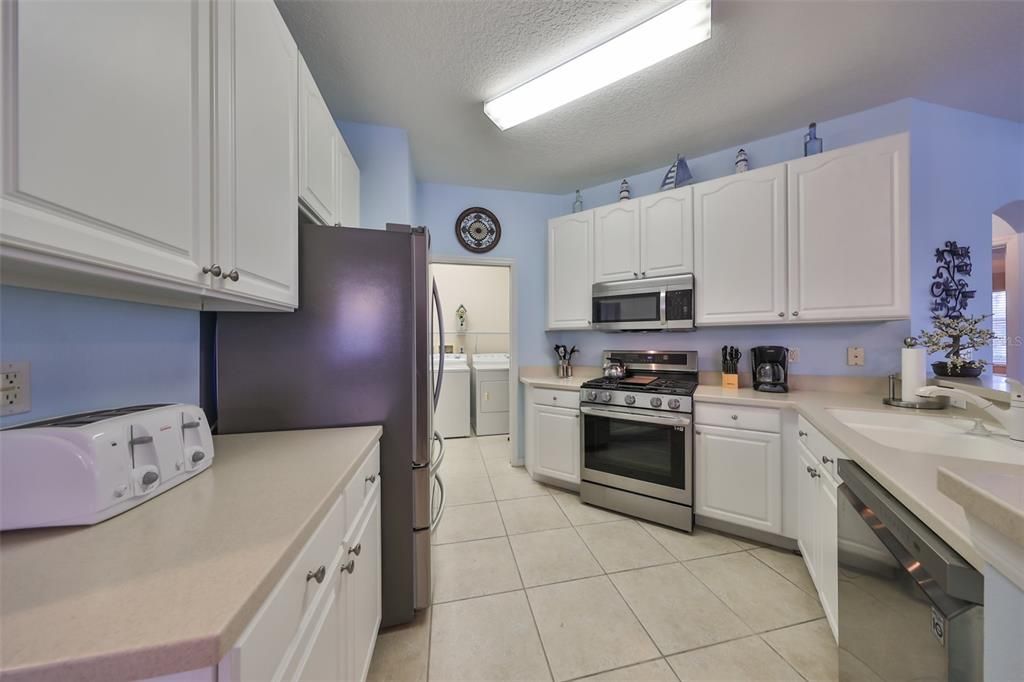 For Sale: $275,000 (2 beds, 2 baths, 1195 Square Feet)