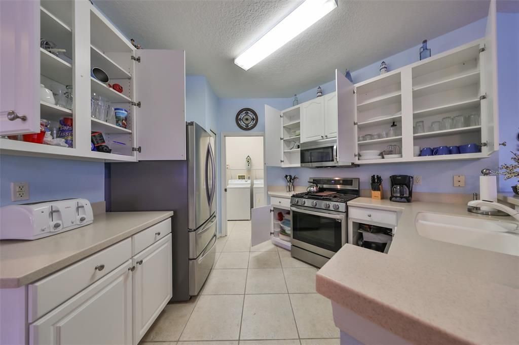 For Sale: $275,000 (2 beds, 2 baths, 1195 Square Feet)