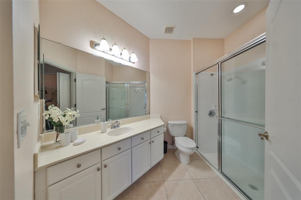 For Sale: $275,000 (2 beds, 2 baths, 1195 Square Feet)