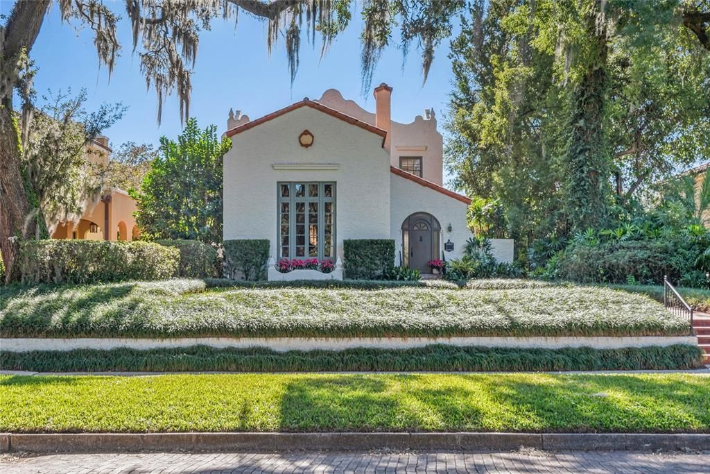 Recently Sold: $1,700,000 (4 beds, 3 baths, 2653 Square Feet)