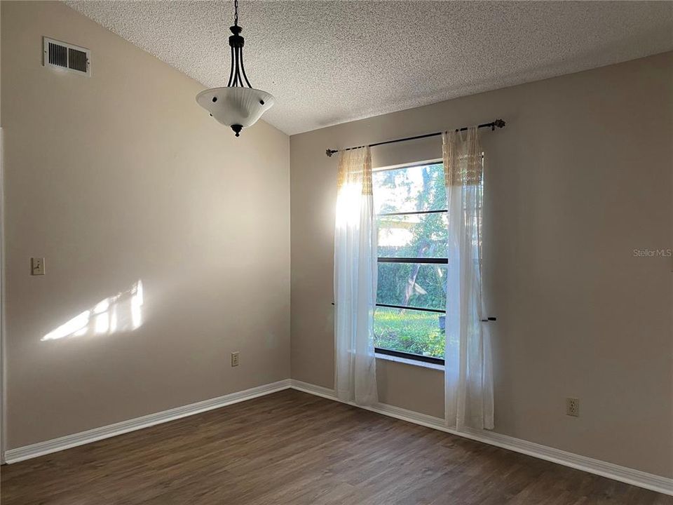 For Rent: $2,000 (3 beds, 2 baths, 1548 Square Feet)