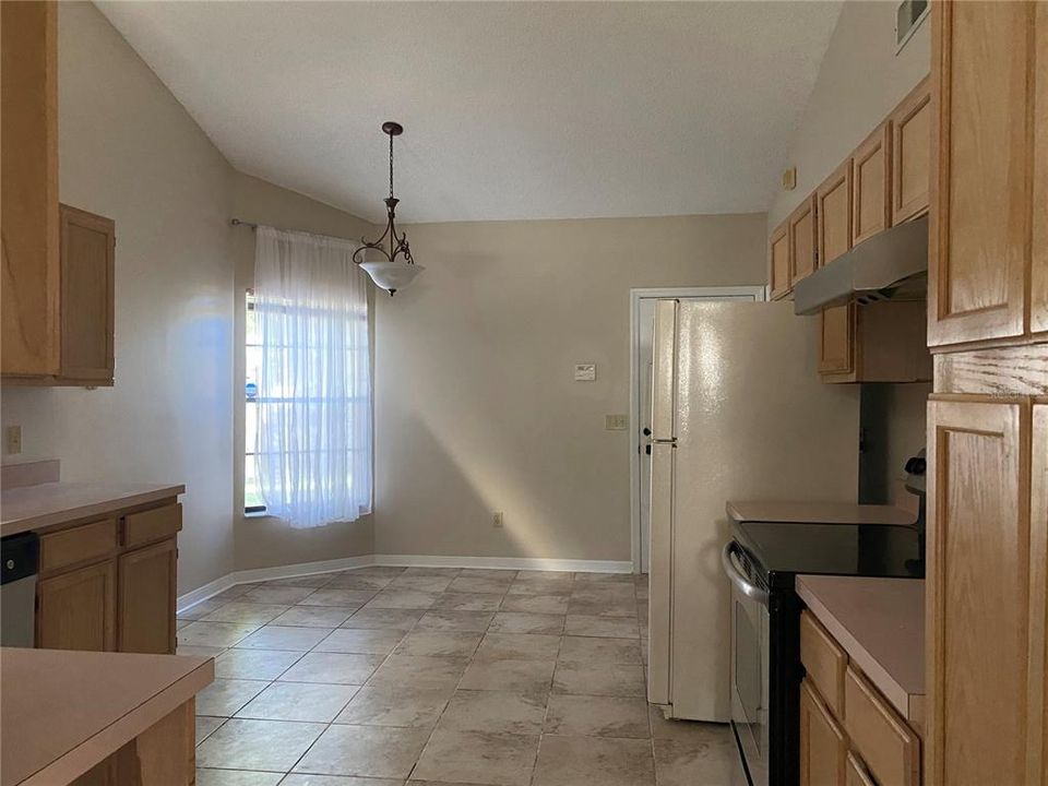 For Rent: $2,000 (3 beds, 2 baths, 1548 Square Feet)