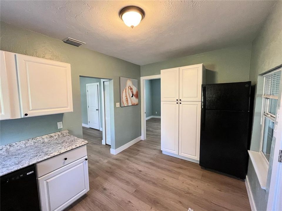 For Rent: $2,000 (3 beds, 1 baths, 1080 Square Feet)