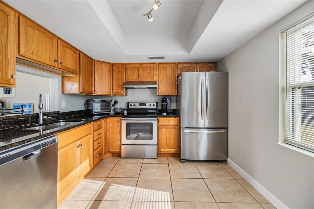 For Sale: $248,900 (2 beds, 2 baths, 1025 Square Feet)