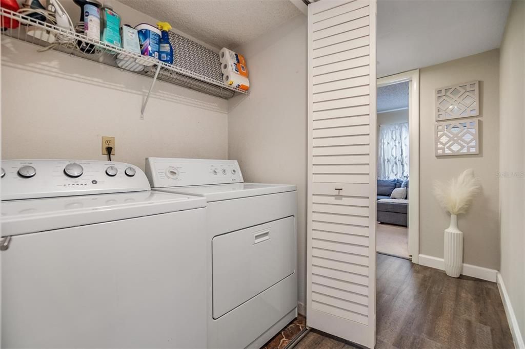 For Sale: $248,900 (2 beds, 2 baths, 1025 Square Feet)