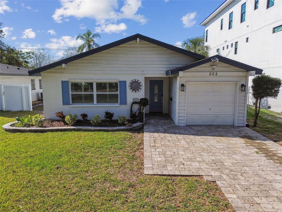 For Sale: $875,000 (3 beds, 2 baths, 1856 Square Feet)