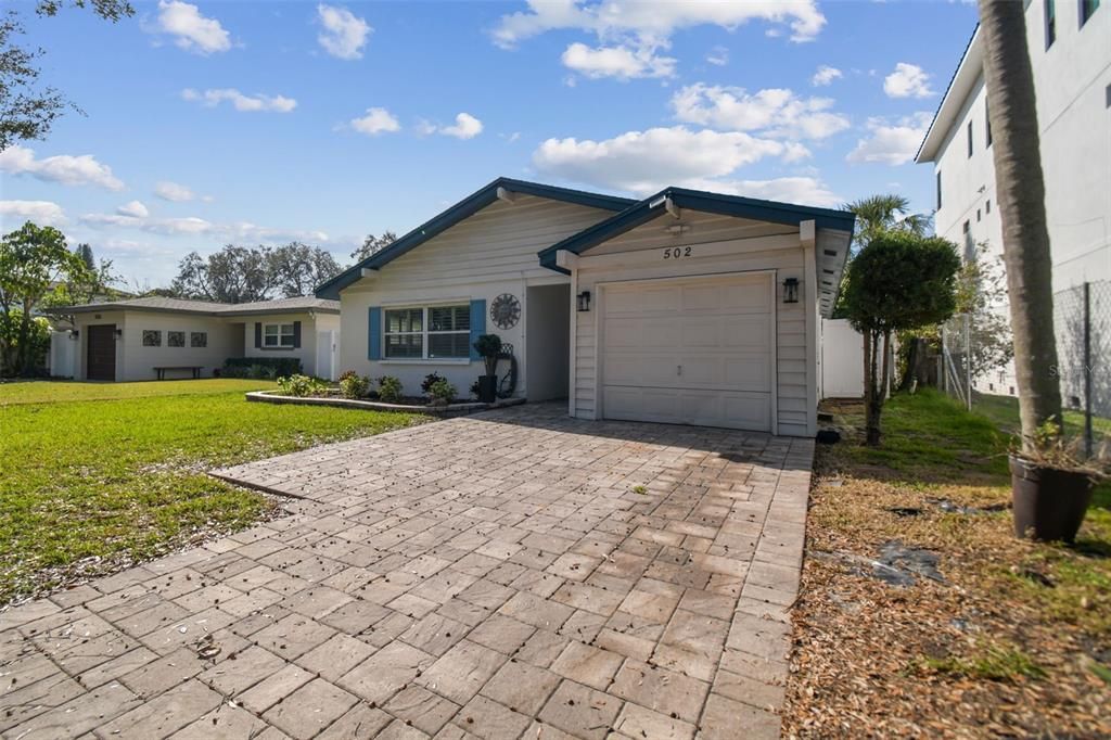 For Sale: $875,000 (3 beds, 2 baths, 1856 Square Feet)