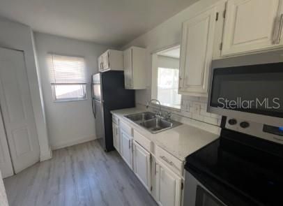 For Rent: $1,600 (4 beds, 1 baths, 1250 Square Feet)