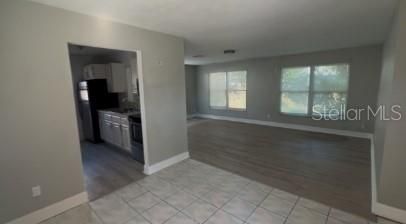 For Rent: $1,600 (4 beds, 1 baths, 1250 Square Feet)