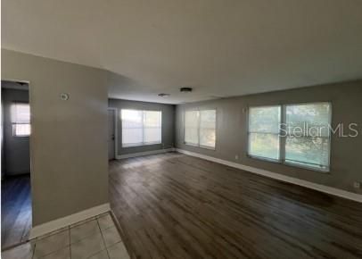 For Rent: $1,600 (4 beds, 1 baths, 1250 Square Feet)