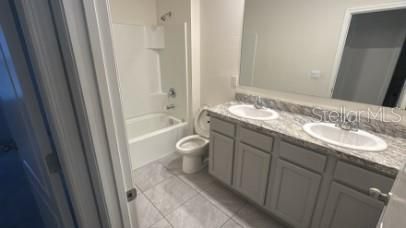 For Rent: $2,300 (4 beds, 2 baths, 2078 Square Feet)