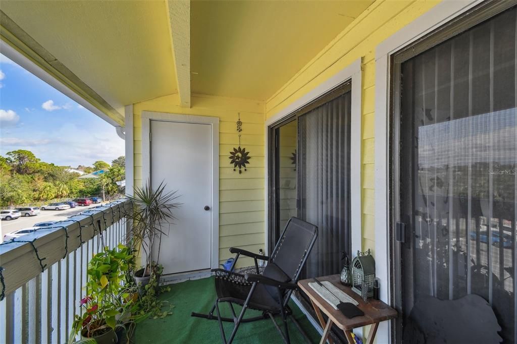 For Sale: $275,000 (3 beds, 2 baths, 1128 Square Feet)