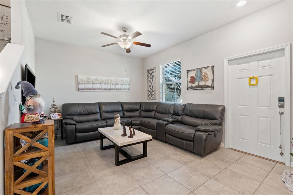 For Sale: $329,900 (3 beds, 2 baths, 1615 Square Feet)