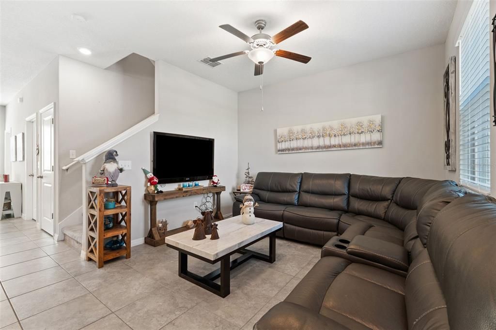 For Sale: $329,900 (3 beds, 2 baths, 1615 Square Feet)