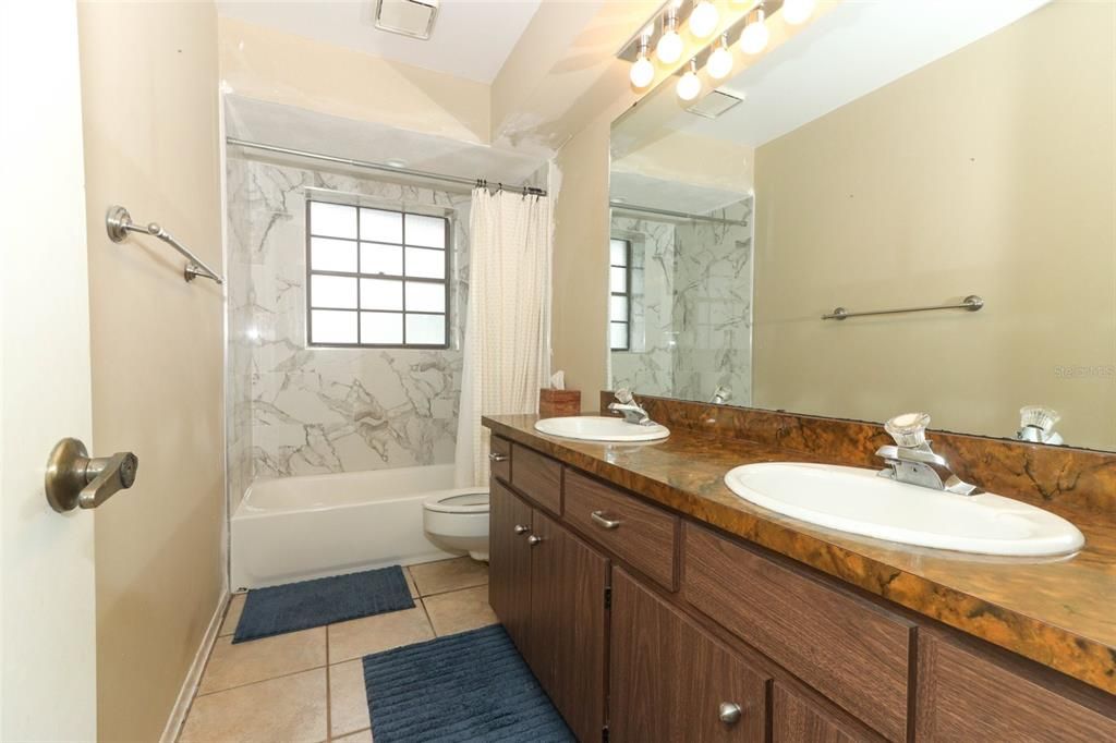 For Sale: $399,000 (4 beds, 2 baths, 2347 Square Feet)