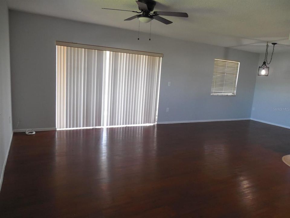 For Sale: $245,000 (3 beds, 2 baths, 1415 Square Feet)