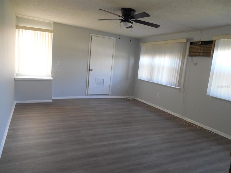 For Sale: $245,000 (3 beds, 2 baths, 1415 Square Feet)