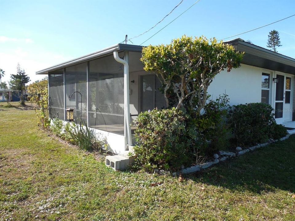 For Sale: $245,000 (3 beds, 2 baths, 1415 Square Feet)