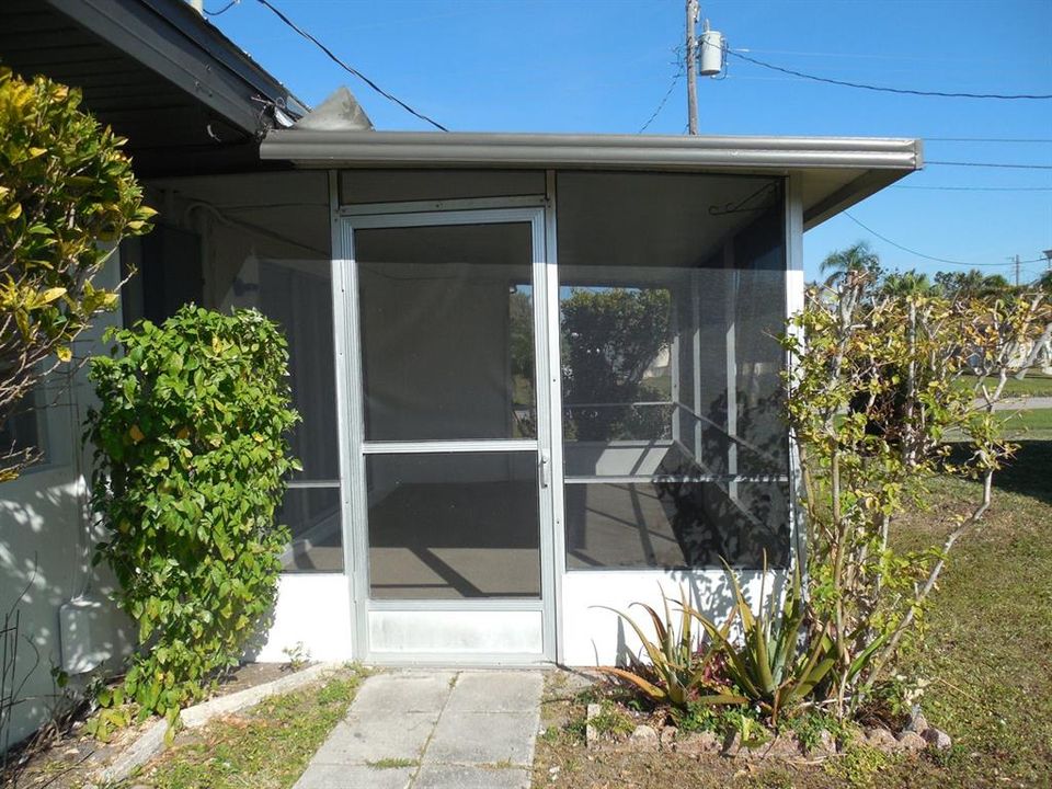 For Sale: $245,000 (3 beds, 2 baths, 1415 Square Feet)